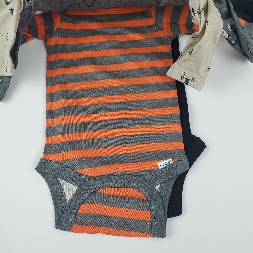 NWOT Gerber Set of 5 Onsies - Picture 5 of 6